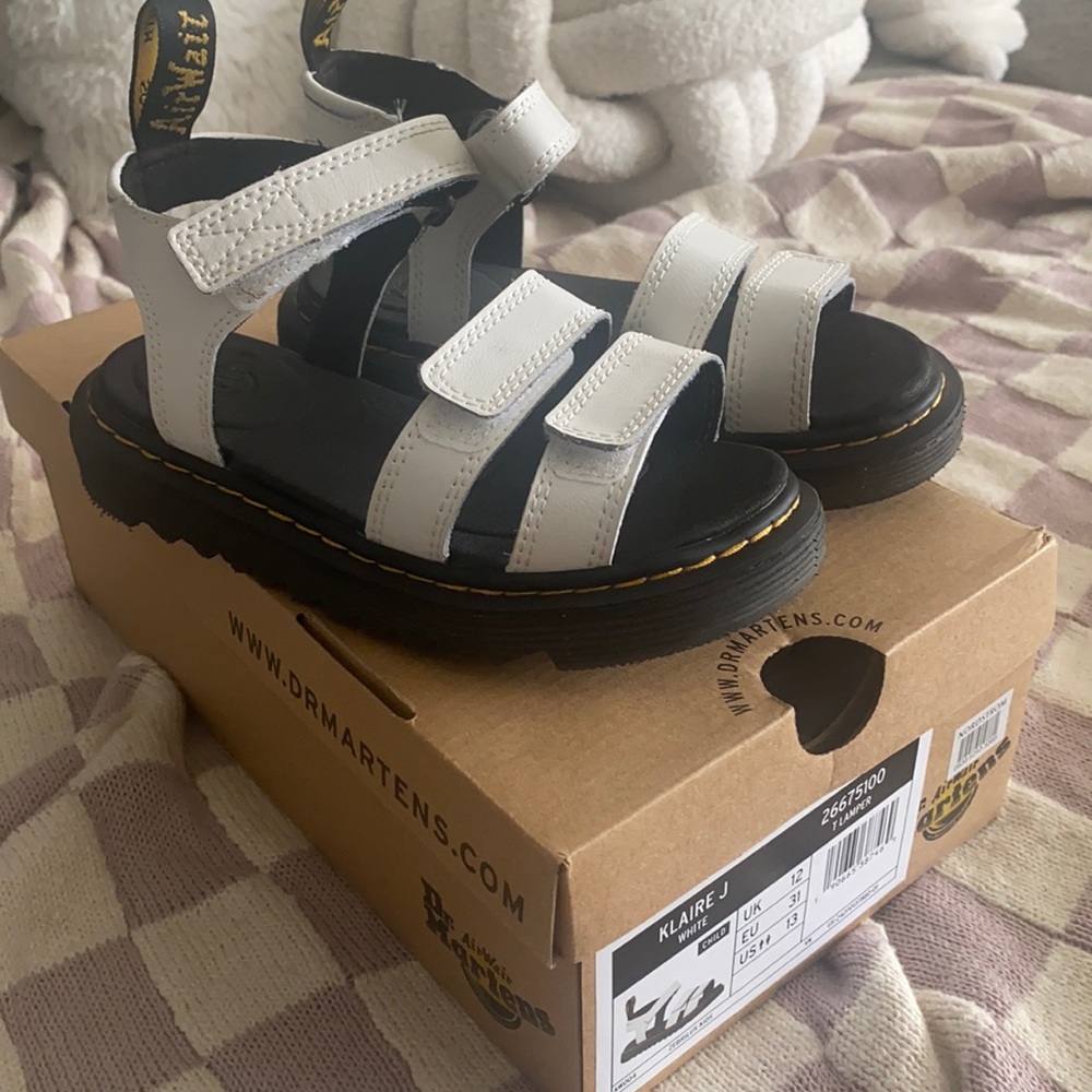 Dr.Martens sandals